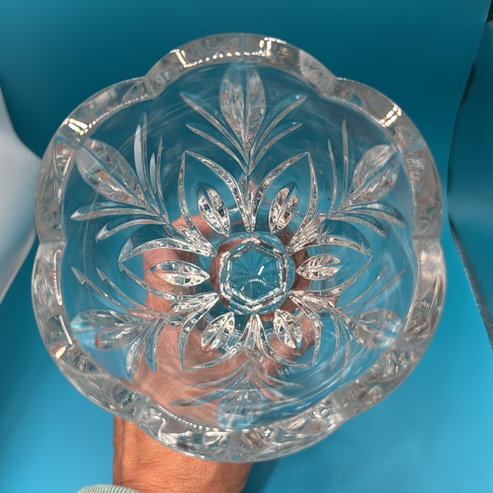 Marquis by Waterford Crystal Canterbury Footed Vase Scalloped Edge Poland 8” - Picture 4 of 8